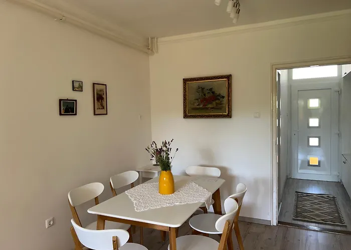 Jo Hely Balatonalmadi